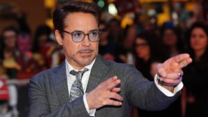 robert-downey-jr-agerastoi-celebrities-kanoun-aggizei-hronos-men-mensday.gr