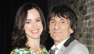 gynaika-shesi-me-mikroteti-kai-oi-logoi-pou-enas-andras-tin-epizita.mens-mensgr