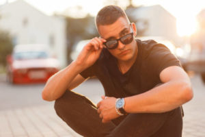 prostateytiki-drasi-antikatastasi-gyaliwn-hliou-kai-giati-prepei-na-ta-allazoume-kai-pote-mens-mensdaygr