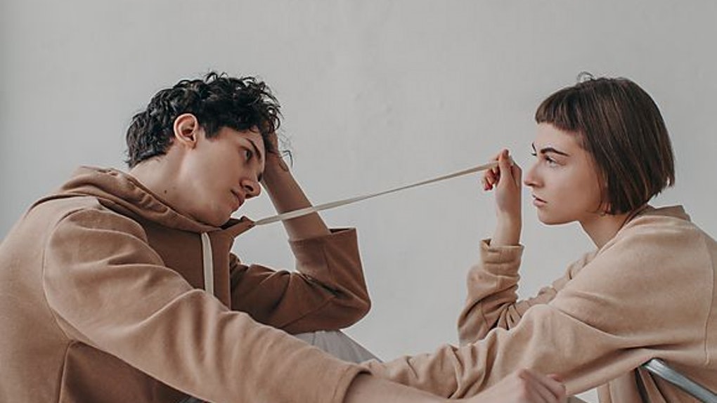 analoga-gynaikas-pws-epilogi-kai-zwdio-se-exitarei-me-ta-astra-mensdaygr