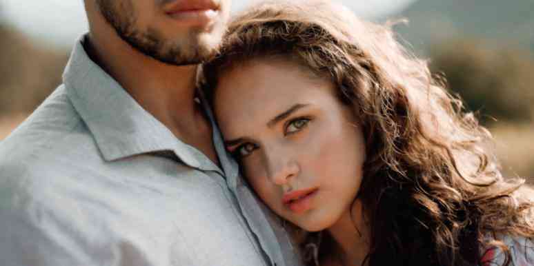 gynaikas-pws-epilogi-kai-zwdio-se-exitarei-analoga-me-ta-astra-mensdaygr